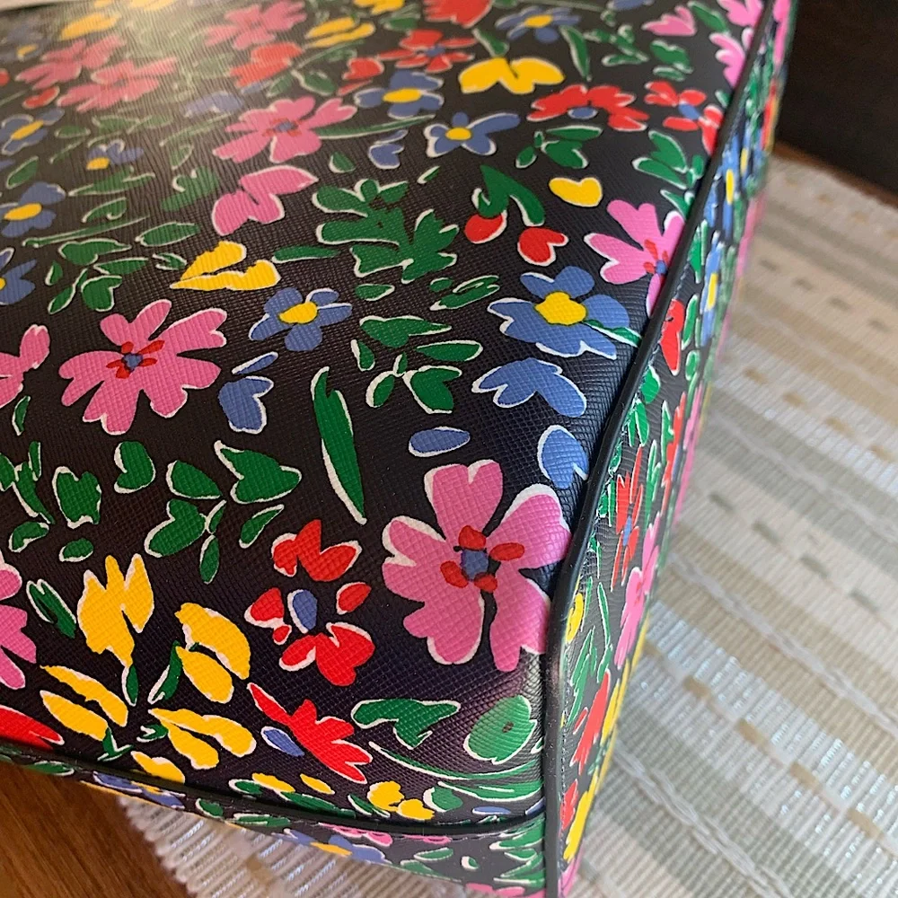 ๐ฅNWTโผ๏ธBEAUTIFUL Kate Spade Shoreside Flora Daily Tote - GREAT for Spring/Summer! - Picture 9 of 16